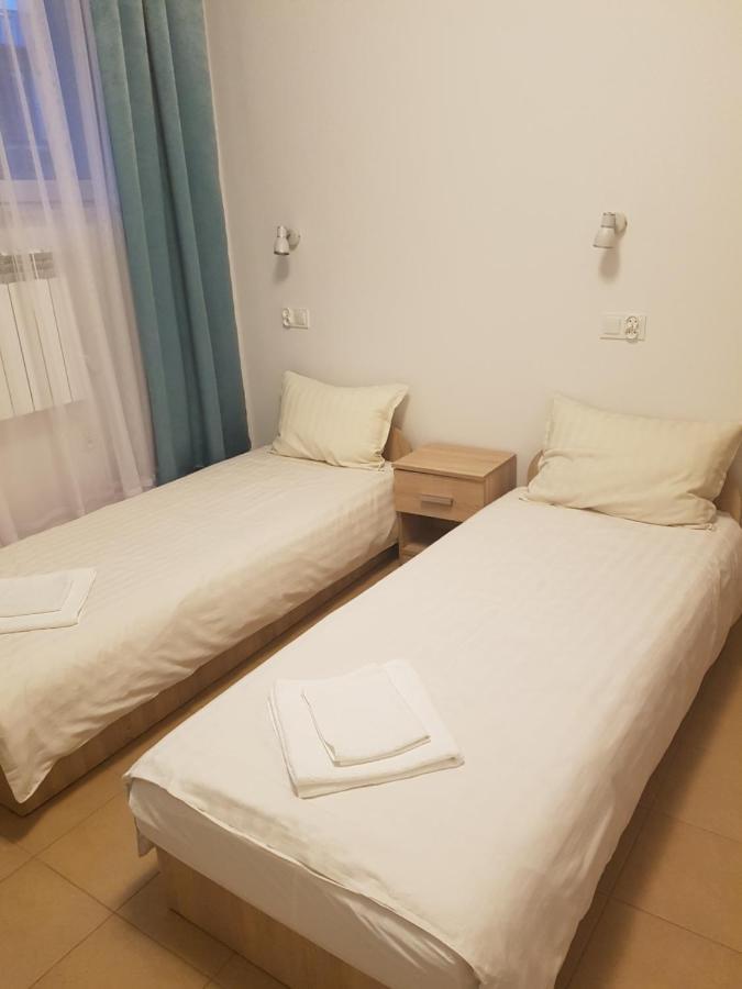 Hostel Mleczna - Metro Zacisze Warsaw Exterior photo